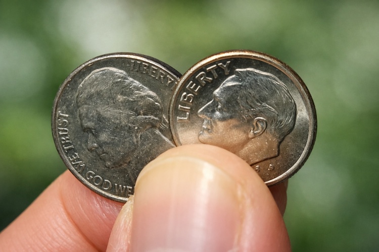 Vermont Eyes Retail Delivery Fee